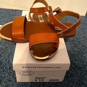 Steve Madden DRAKKEE COGNAC leather Sandals, size 8.5